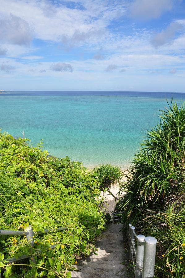 Sea Breeze Villa Onna Buitenkant foto